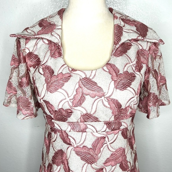 VINTAGE 1970s Maxi Dress Textured Leaf Print Collared Vtg 70s Hostess Gown - Picture 3 of 10